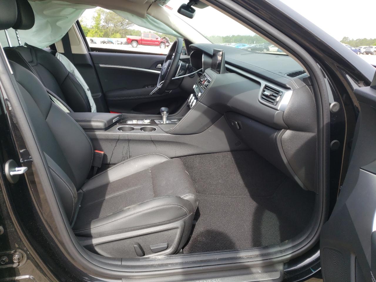Photo 5 from auction – 2022 GENESIS G70 BASE with VIN KMTG34TA1NU092867