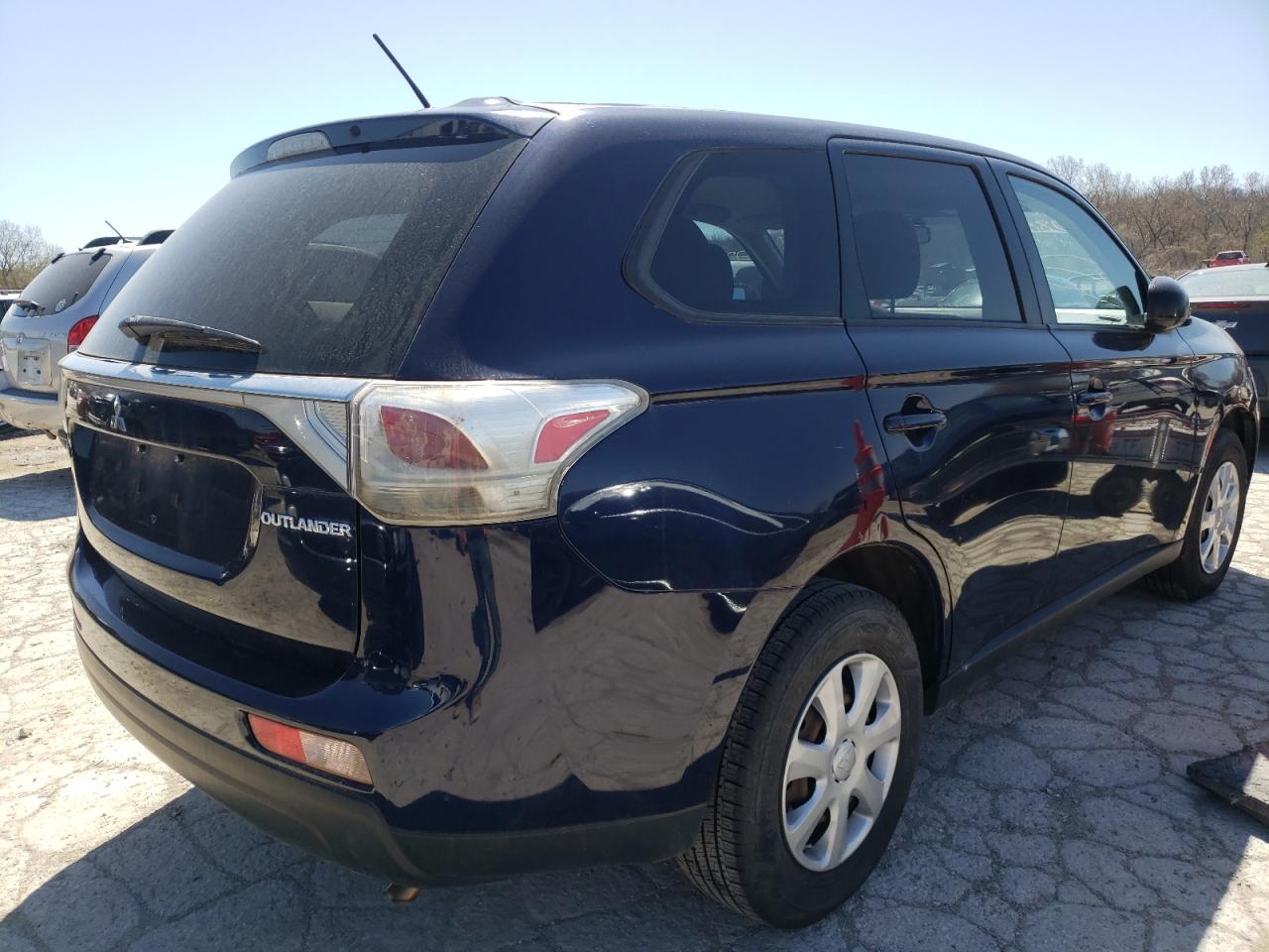 Photo 4 from auction – 2014 MITSUBISHI OUTLANDER with VIN JA4AD2A30EZ008092