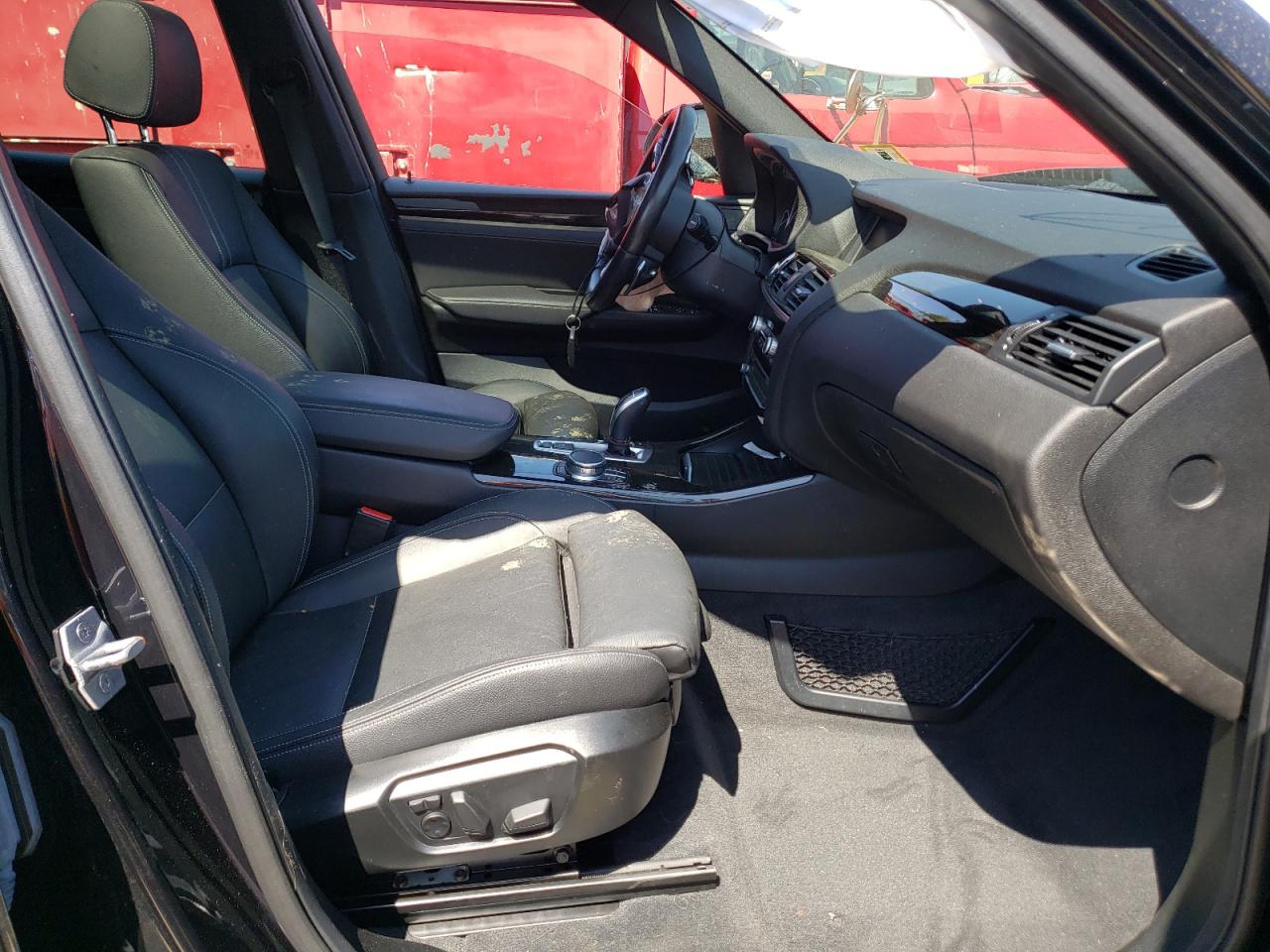 Photo 5 from auction – 2017 BMW X3 XDRIVE2 with VIN 5UXWX9C39H0W67191
