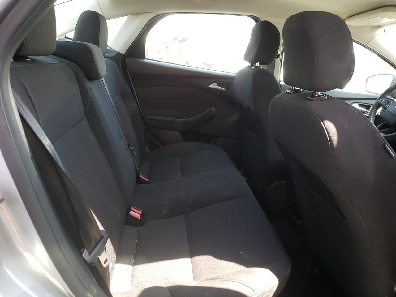 Photo 6 from auction – 2016 FORD FOCUS SE with VIN 1FADP3F20GL263577