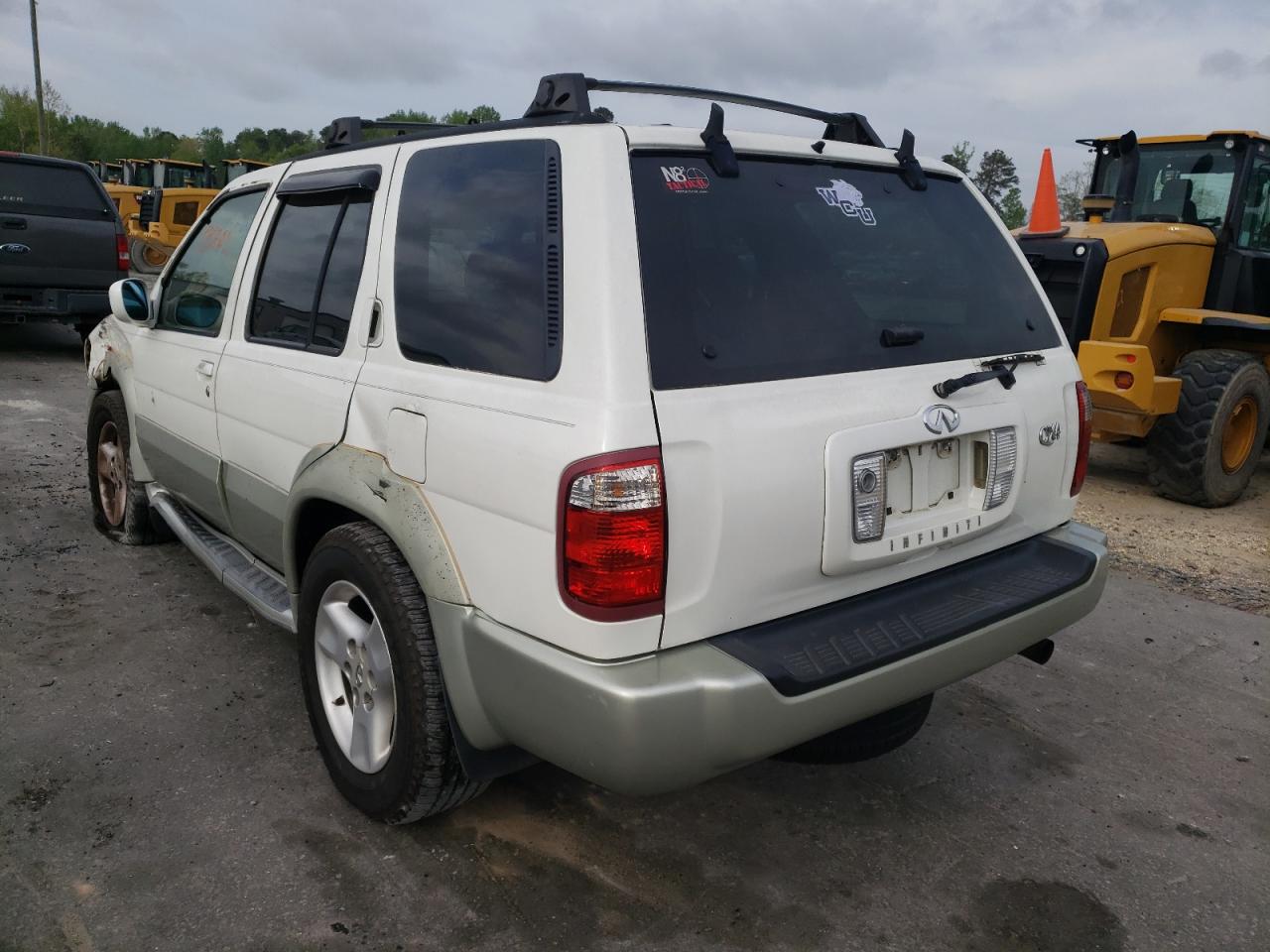 Photo 3 from auction – 2001 INFINITI QX4 with VIN JNRDR07X01W100382