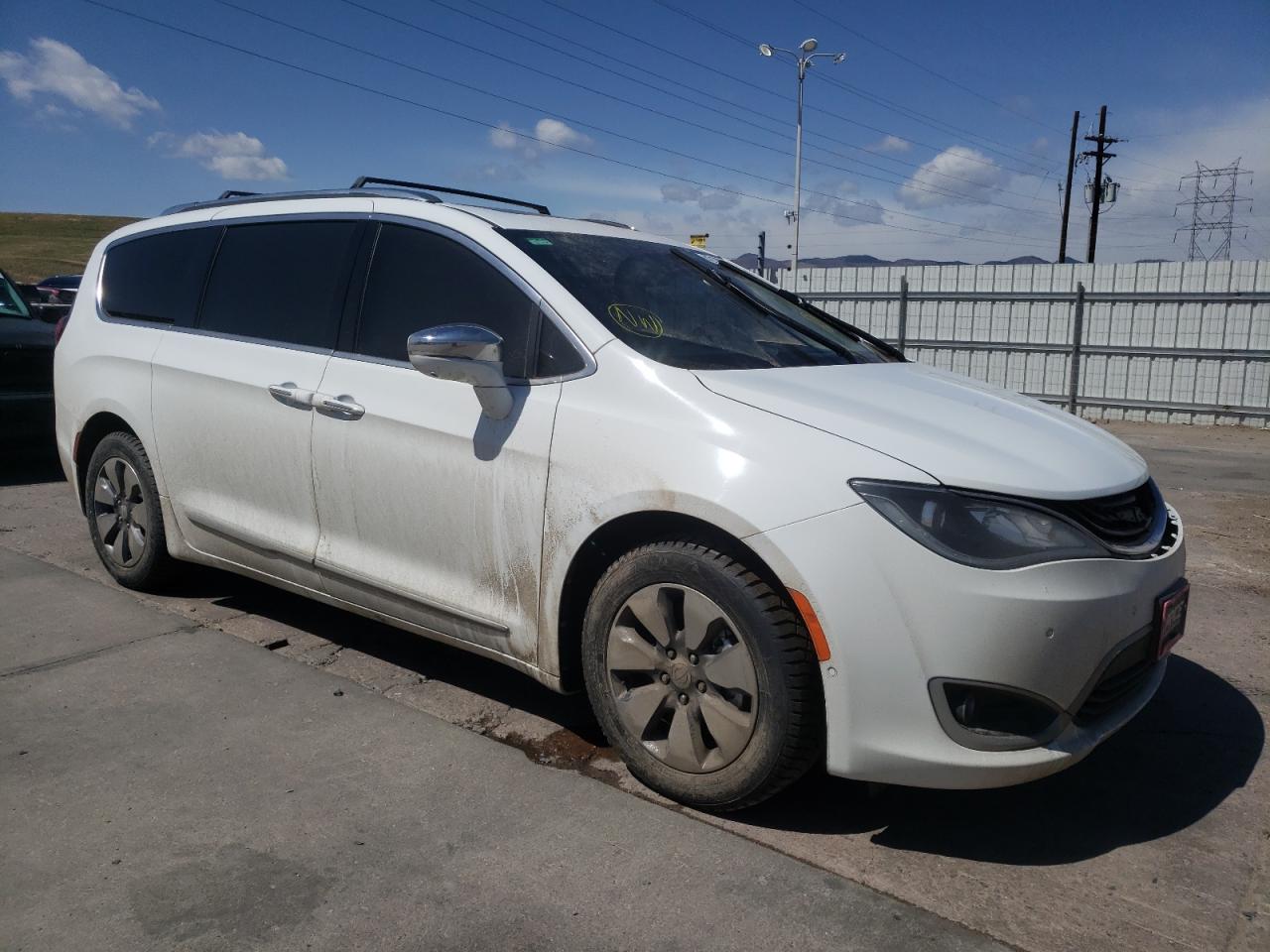 CHRYSLER PACIFICA H 2018 with VIN 2C4RC1N7XJR145094 - Photo from auction