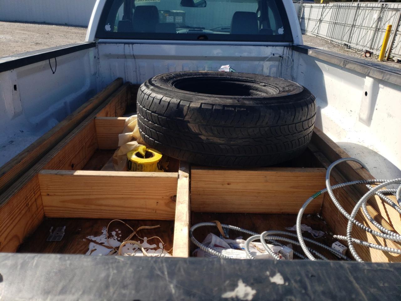 Photo 6 from auction – 2005 FORD F150 with VIN 1FTRF14W35NA43400