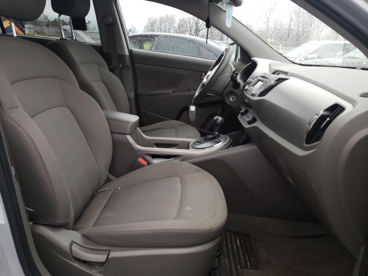 Photo 5 from auction – 2011 KIA SPORTAGE L with VIN KNDPBCA25B7100521
