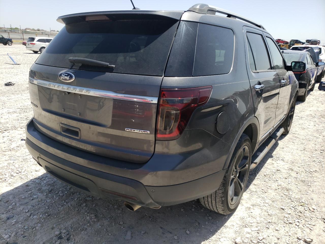 Photo 4 from auction – 2015 FORD EXPLORER L with VIN 1FM5K7F8XFGA10245