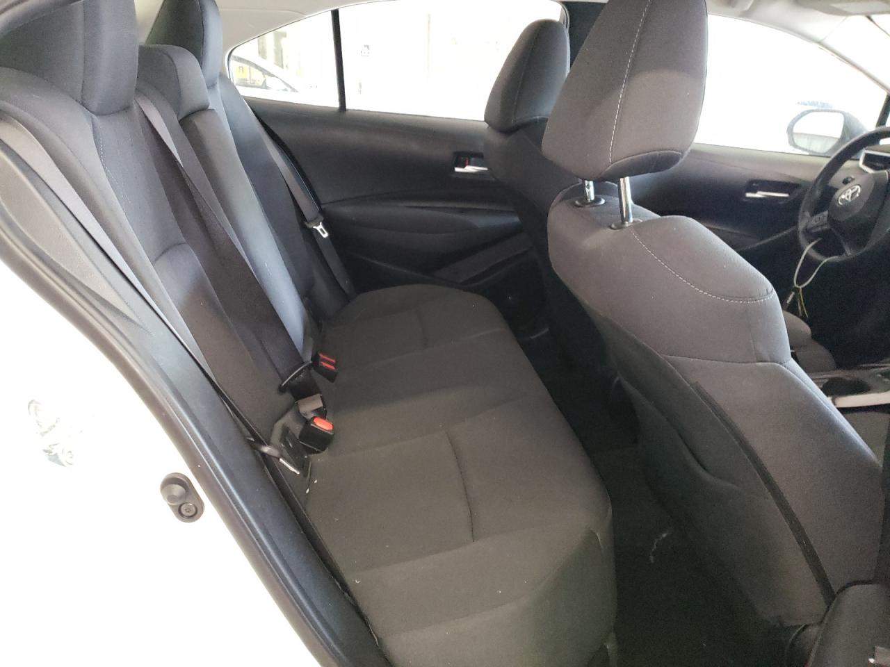 Photo 6 from auction – 2020 TOYOTA COROLLA LE with VIN 5YFEPRAE2LP110431