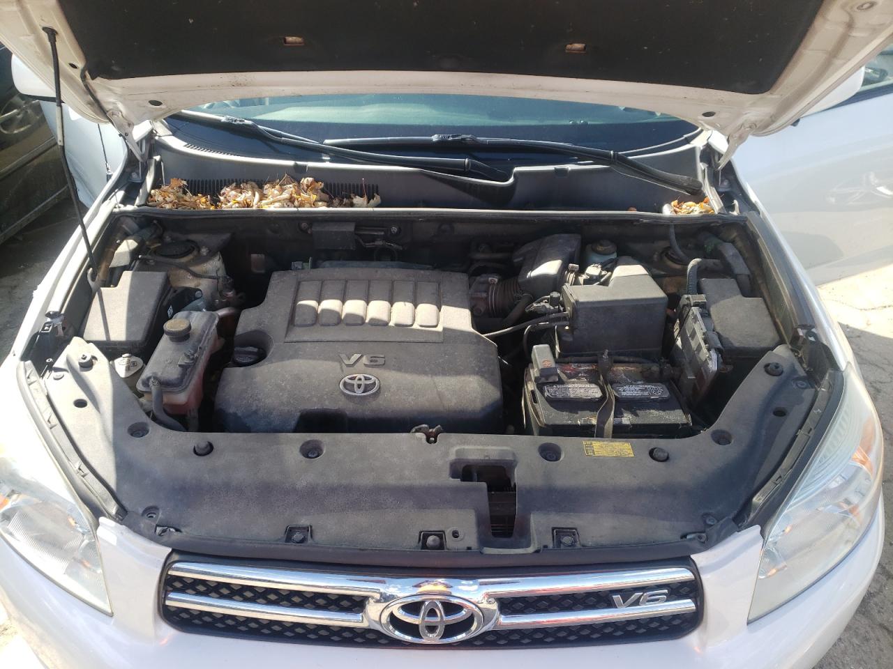 Photo 7 from auction – 2008 TOYOTA RAV4 LIMIT with VIN JTMBK31V485058108