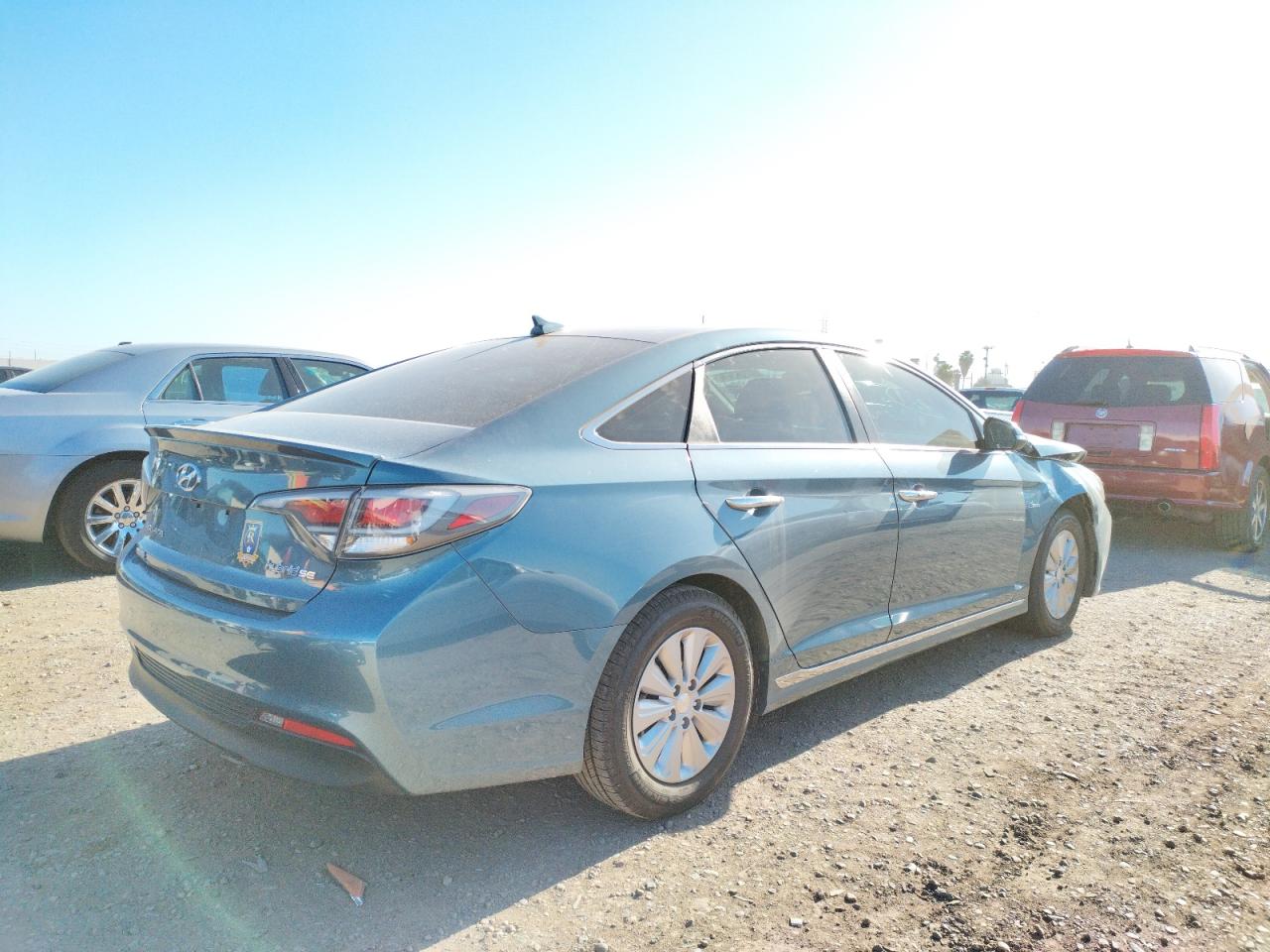Photo 4 from auction – 2016 HYUNDAI SONATA HYB with VIN KMHE24L17GA033685