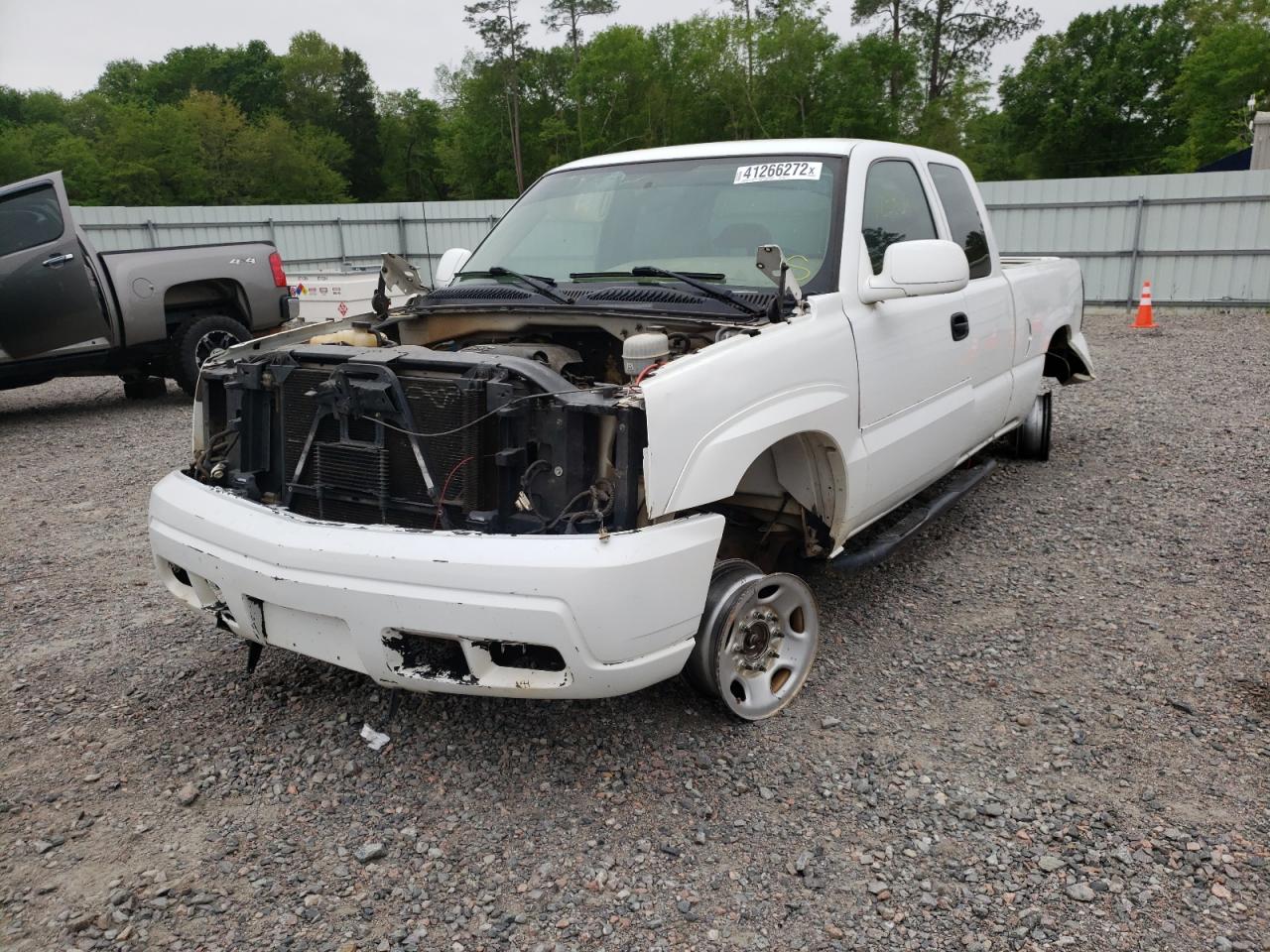 Photo 2 from auction – 2005 GMC SIERRA K25 with VIN 1GTHK29U05E116288