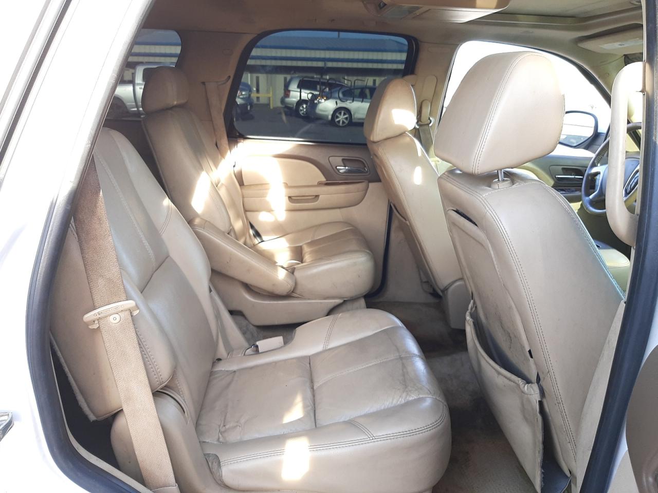 Photo 6 from auction – 2007 GMC YUKON with VIN 1GKFC13097R361191