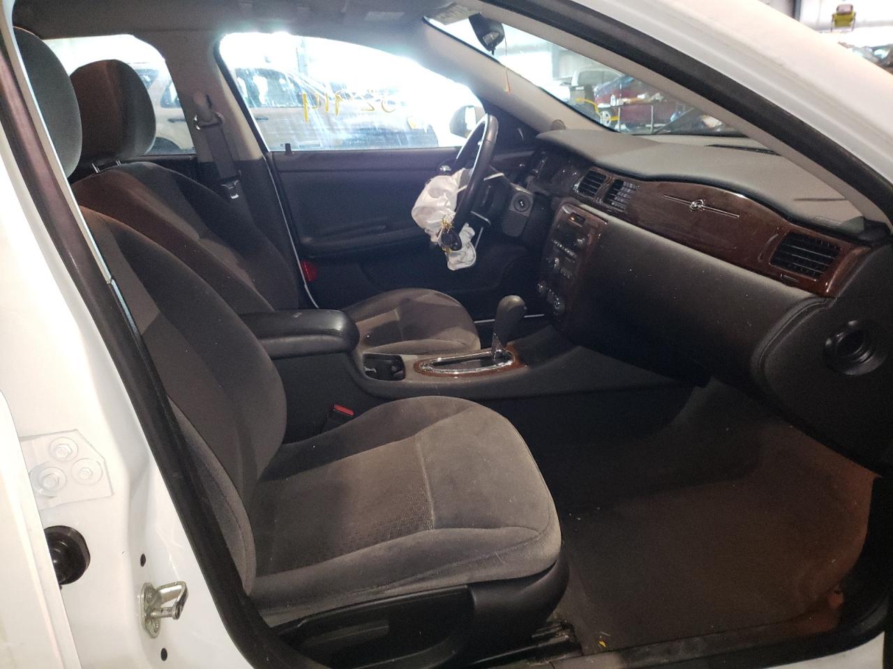 Photo 5 from auction – 2011 CHEVROLET IMPALA LT with VIN 2G1WG5EK3B1128309