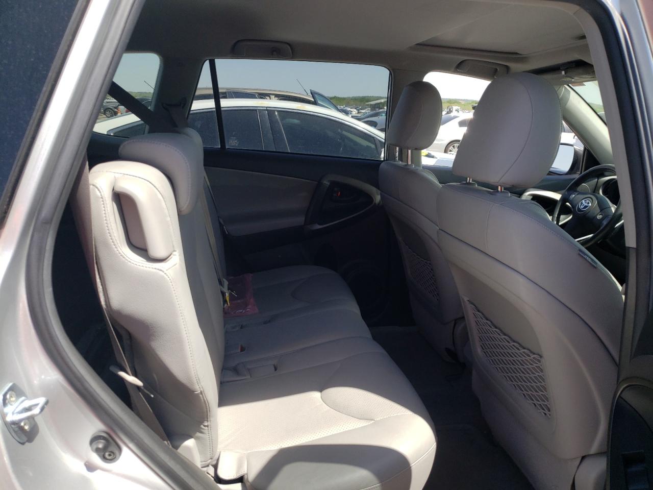 Photo 6 from auction – 2010 TOYOTA RAV4 LIMIT with VIN JTMYF4DV6A5014388