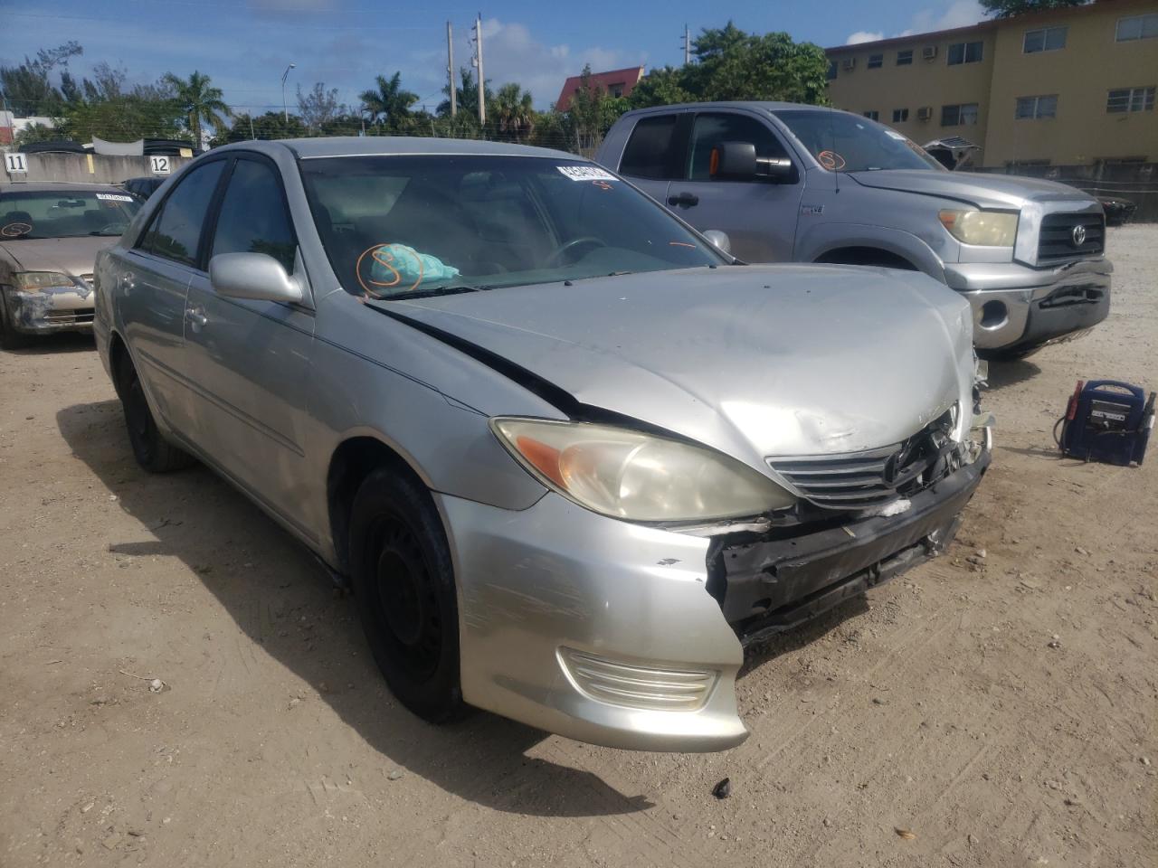 TOYOTA CAMRY LE 2002 with VIN 4T1BE32K22U542055 - Photo from auction