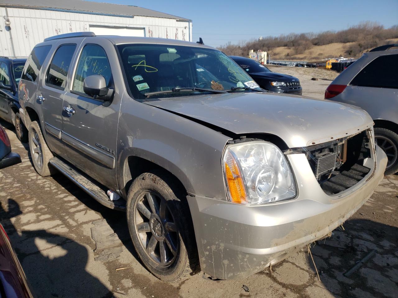GMC YUKON DENA 2008 with VIN 1GKFK63858J128494 - Photo from auction