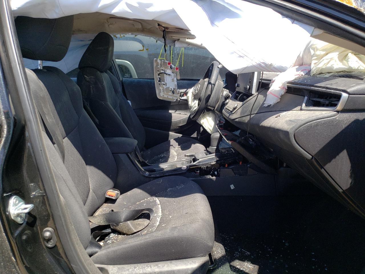 Photo 5 from auction – 2020 TOYOTA COROLLA LE with VIN 5YFEPRAE8LP110675