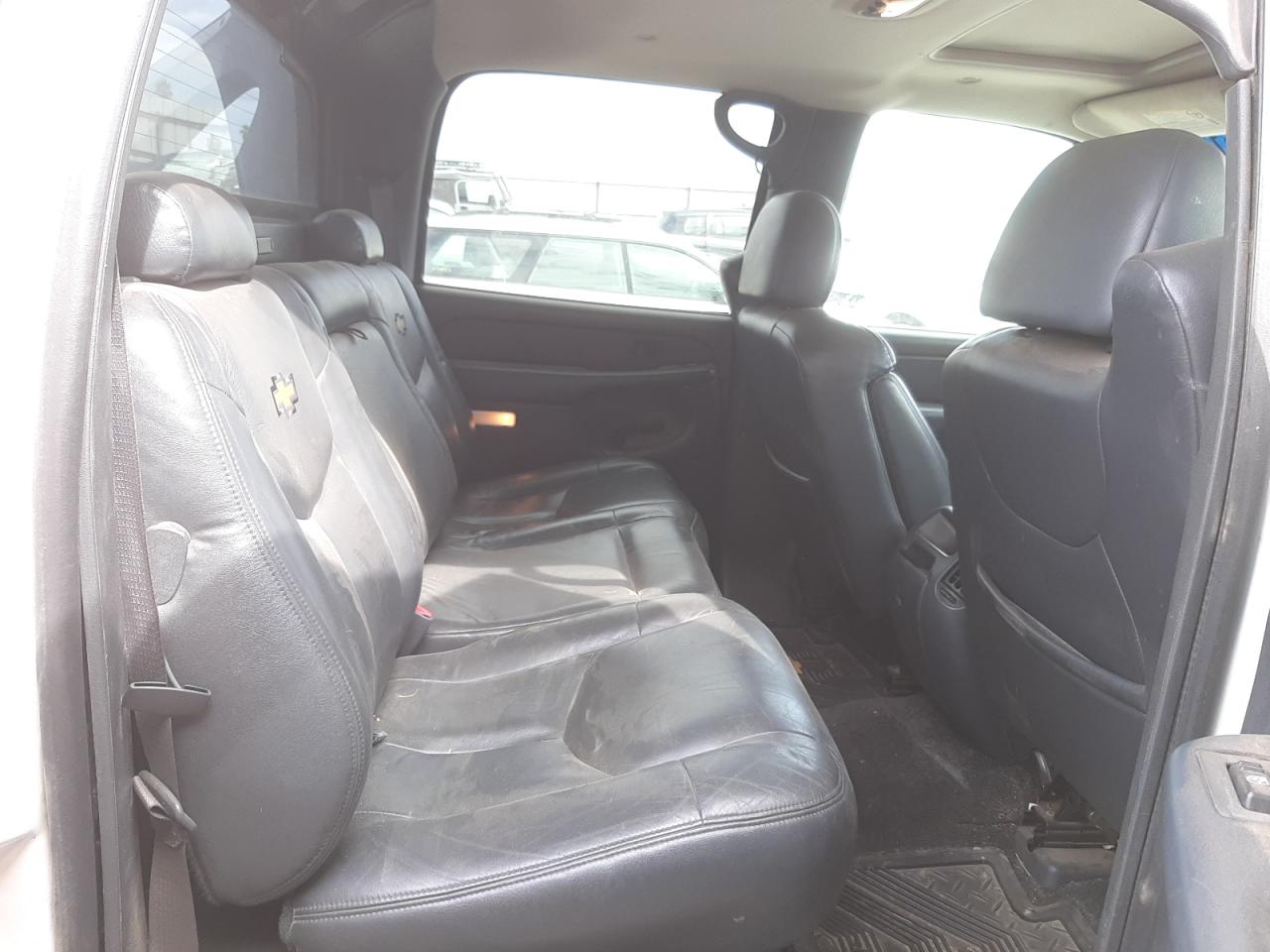 Photo 6 from auction – 2002 CHEVROLET AVALANCHE with VIN 3GNEK13T82G313668