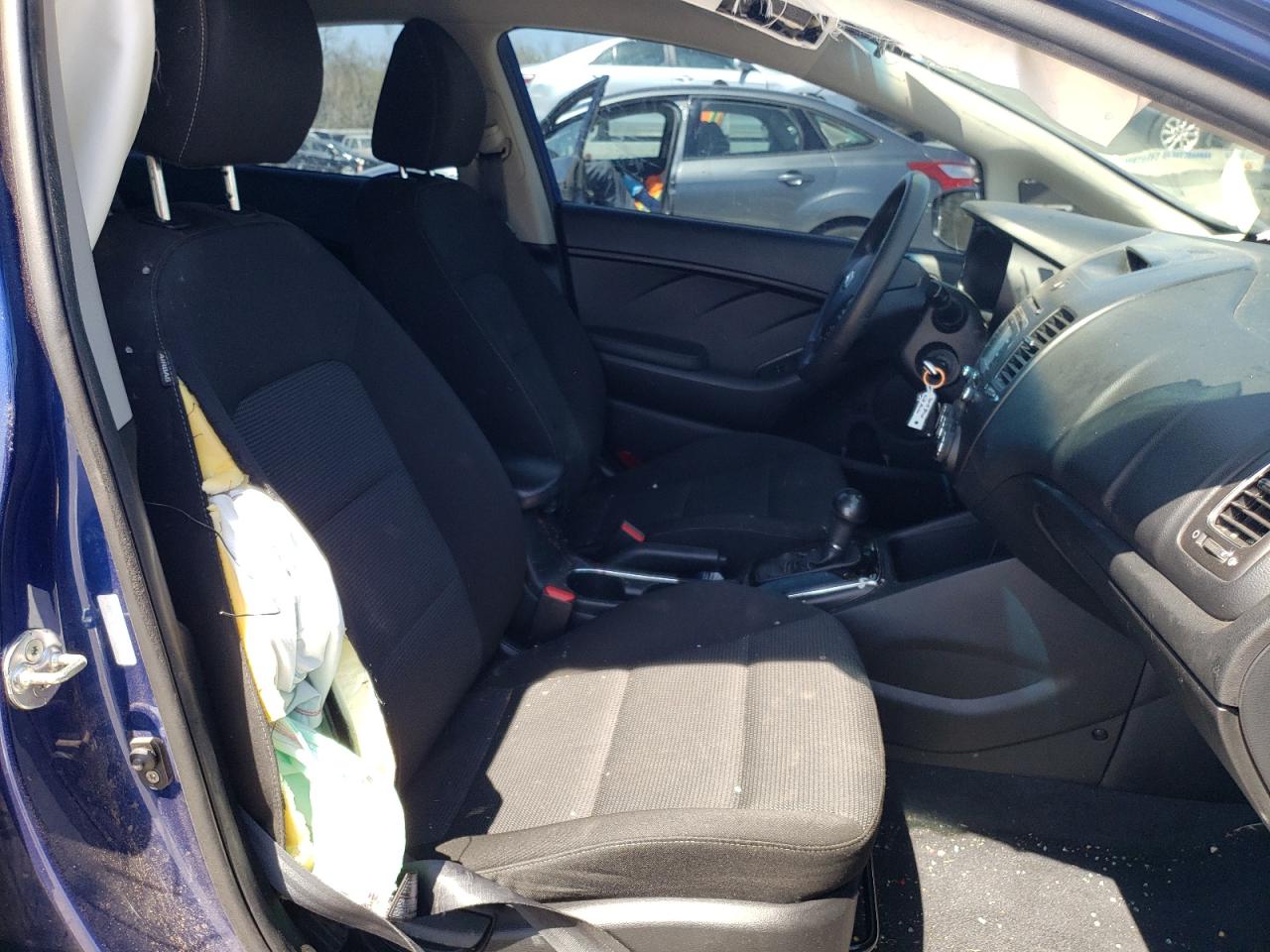 Photo 5 from auction – 2018 KIA FORTE LX with VIN 3KPFK4A71JE283881