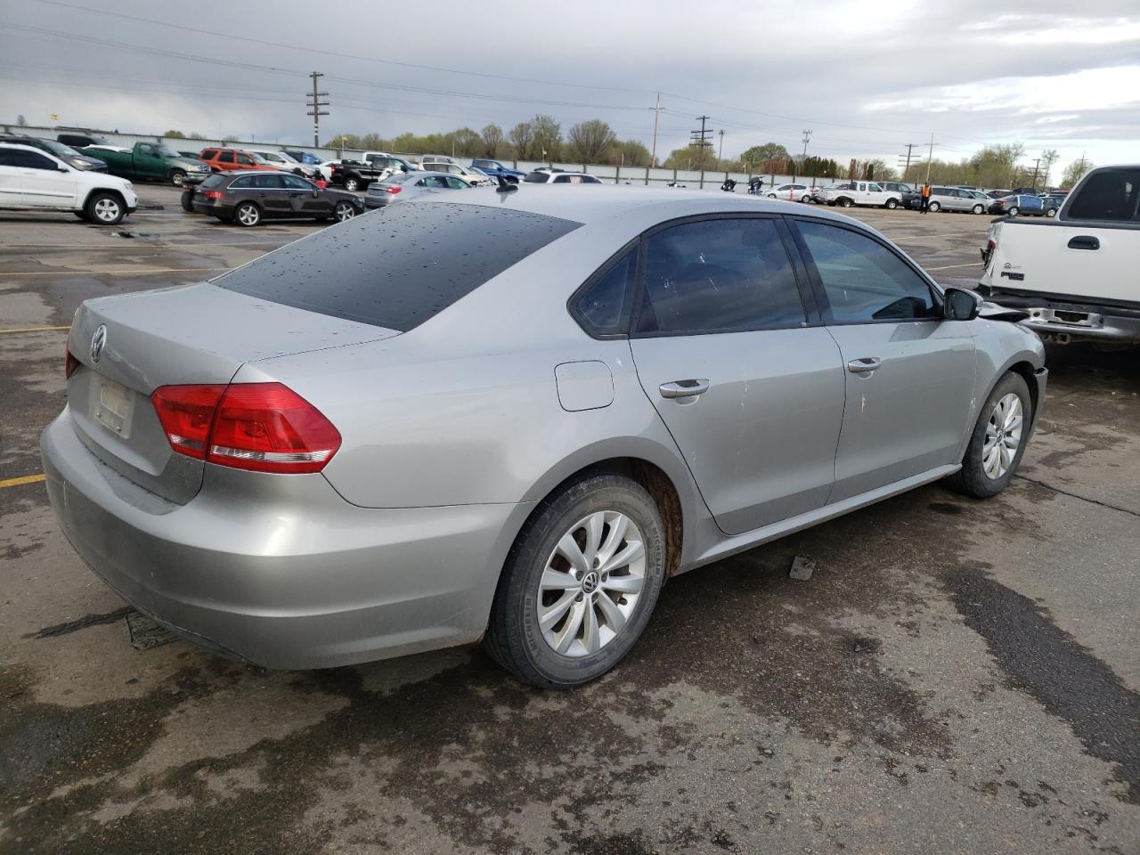 Photo 4 from auction – 2012 VOLKSWAGEN PASSAT S with VIN 1VWAP7A35CC078906