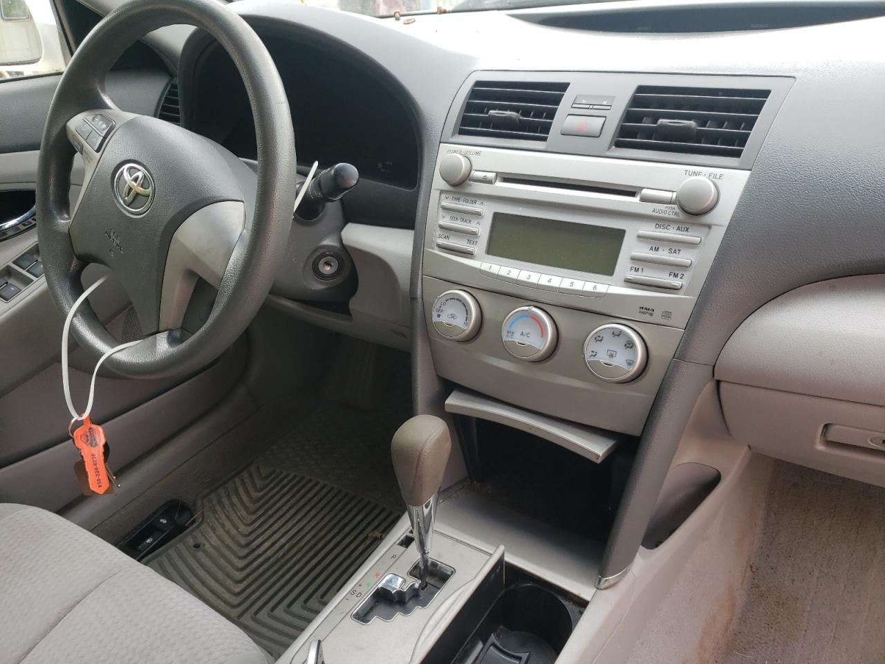 Photo 9 from auction – 2010 TOYOTA CAMRY BASE with VIN 4T1BF3EK1AU563969