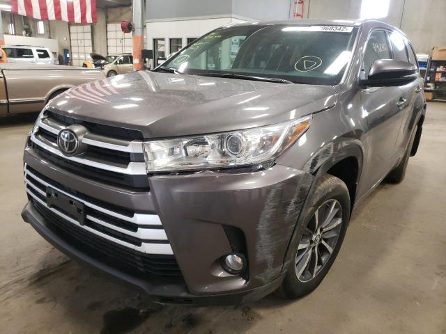 Photo 2 from auction – 2017 TOYOTA HIGHLANDER with VIN 5TDJZRFH1HS444430