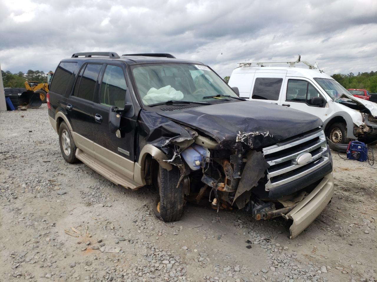 FORD EXPEDITION 2007 with VIN 1FMFU17527LA82355 - Photo from auction