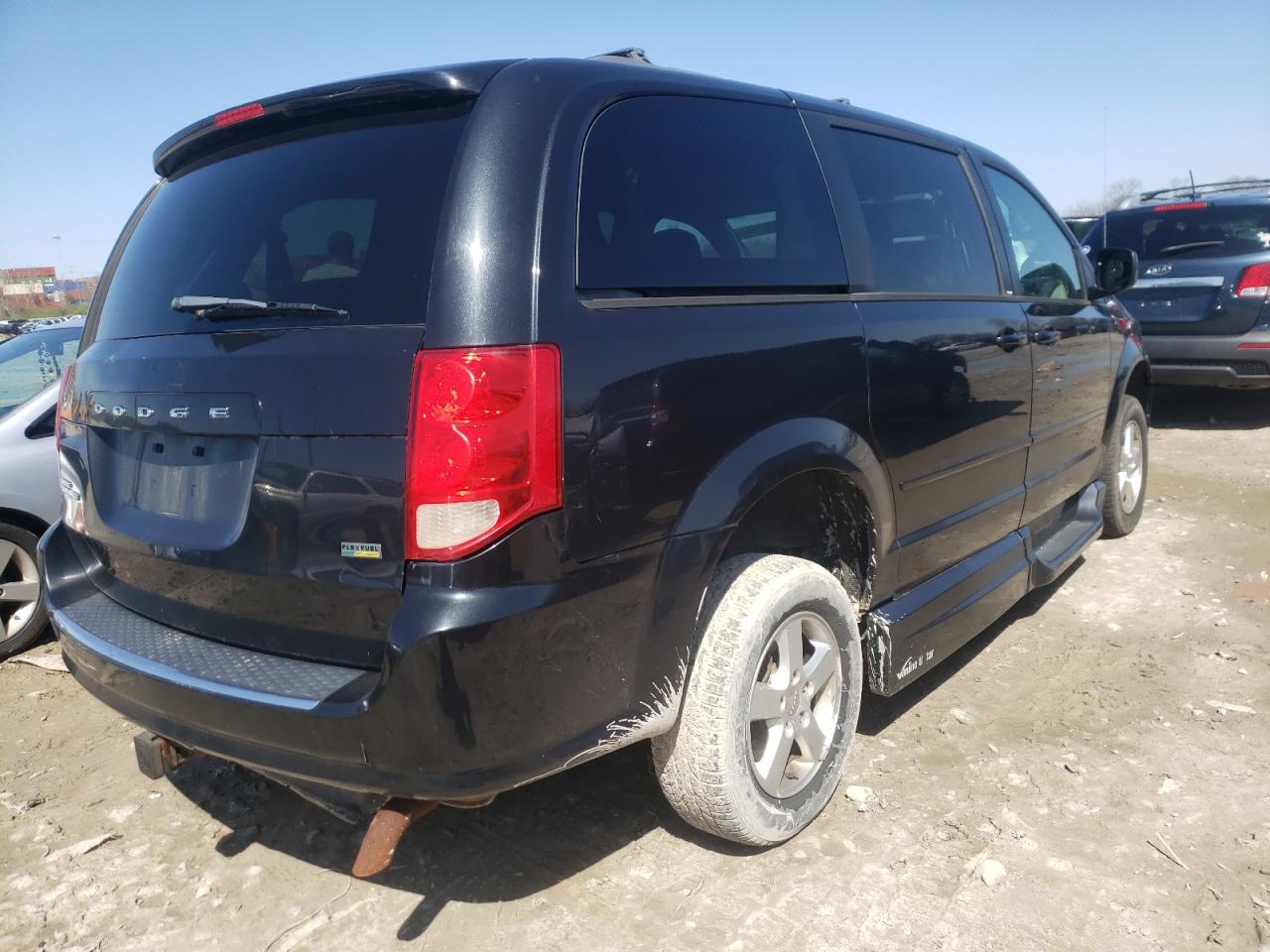 Photo 4 from auction – 2013 DODGE GRAND CARA with VIN 2C4RDGCG9DR637560