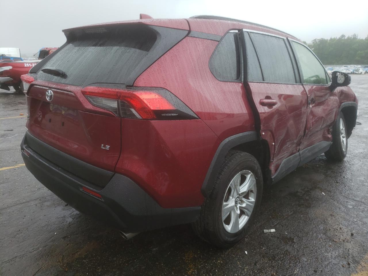 Photo 4 from auction – 2021 TOYOTA RAV4 LE with VIN JTMH1RFV5MD065979