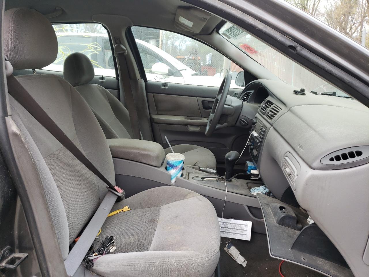 Photo 5 from auction – 2004 FORD TAURUS SE with VIN 1FAFP53U74A135645