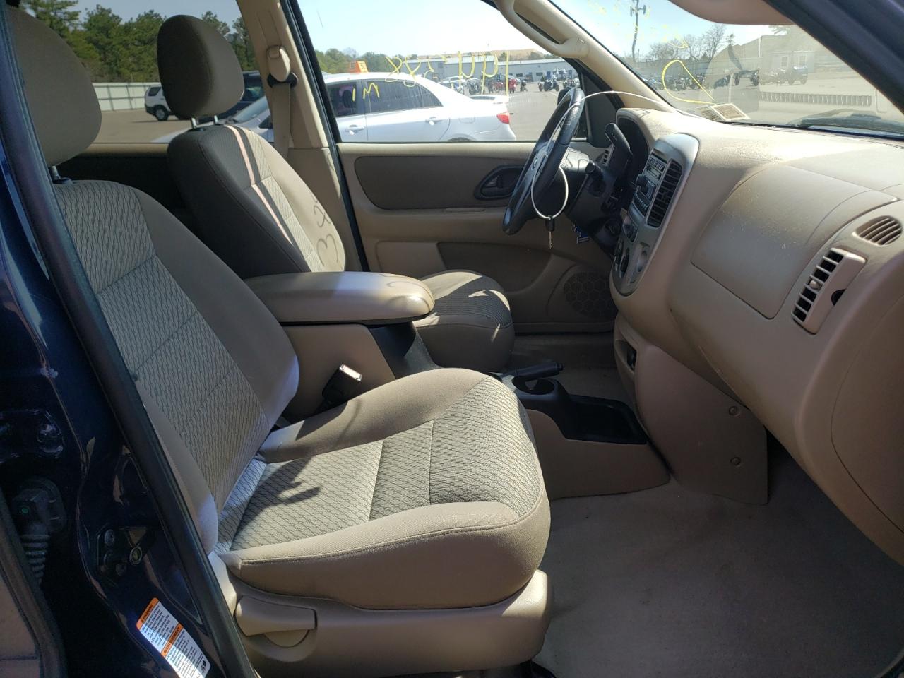 Photo 5 from auction – 2004 FORD ESCAPE XLT with VIN 1FMCU03154KB51654