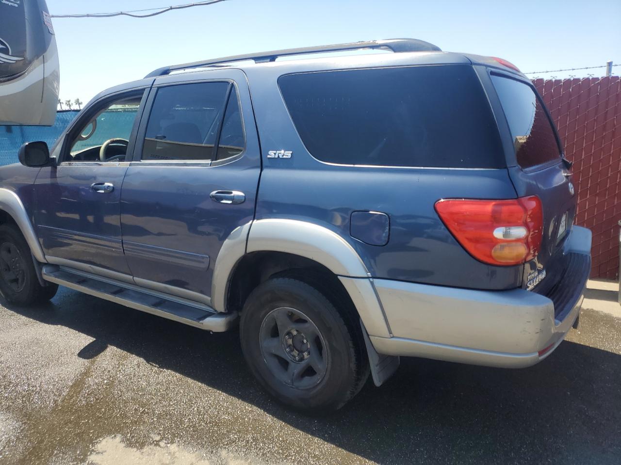 Photo 3 from auction – 2001 TOYOTA SEQUOIA SR with VIN 5TDZT34A21S017464