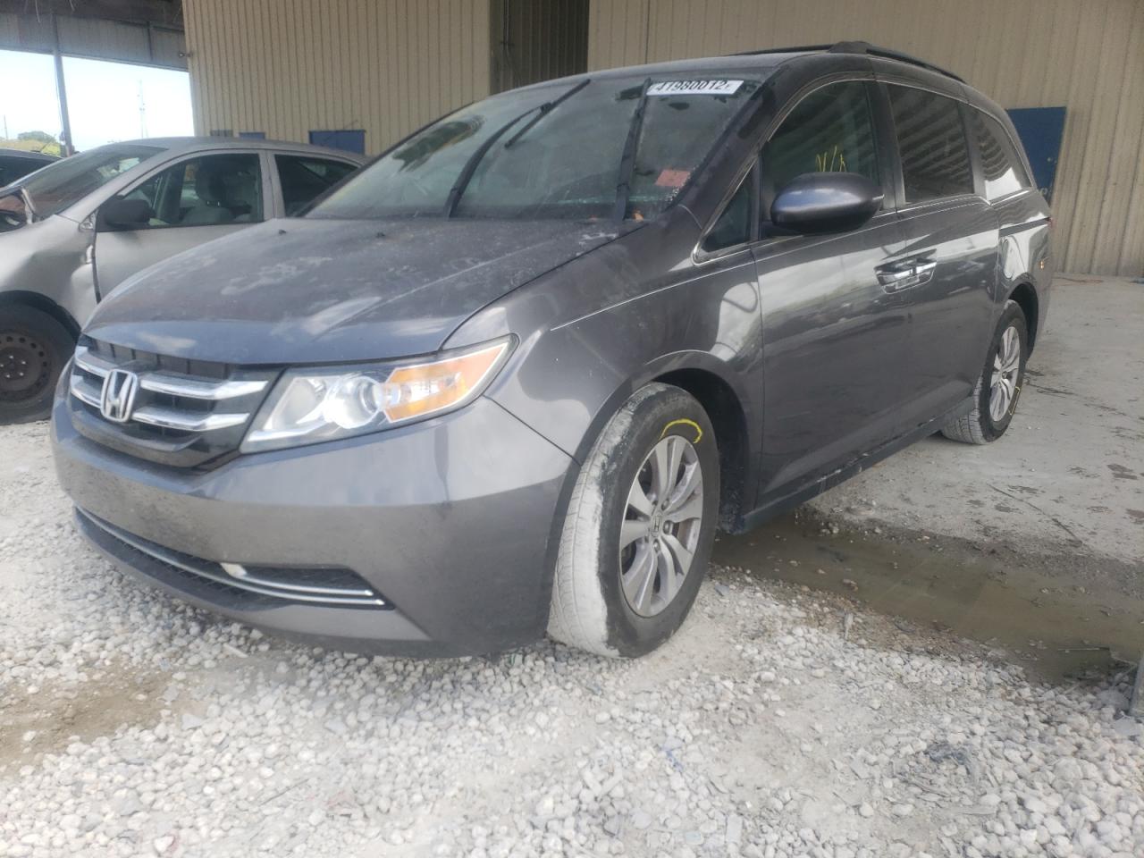 Photo 2 from auction – 2017 HONDA ODYSSEY EX with VIN 5FNRL5H65HB017152