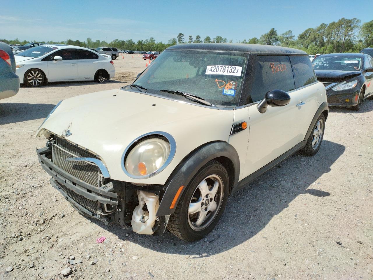 Photo 2 from auction – 2011 MINI COOPER with VIN WMWSU3C55BTX96278