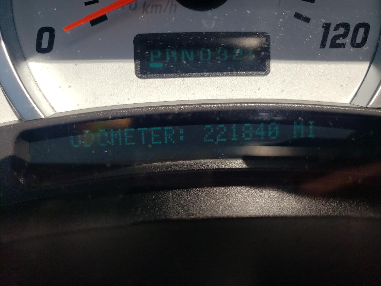 Photo 8 from auction – 2004 HUMMER H2 with VIN 5GRGN23U14H120857