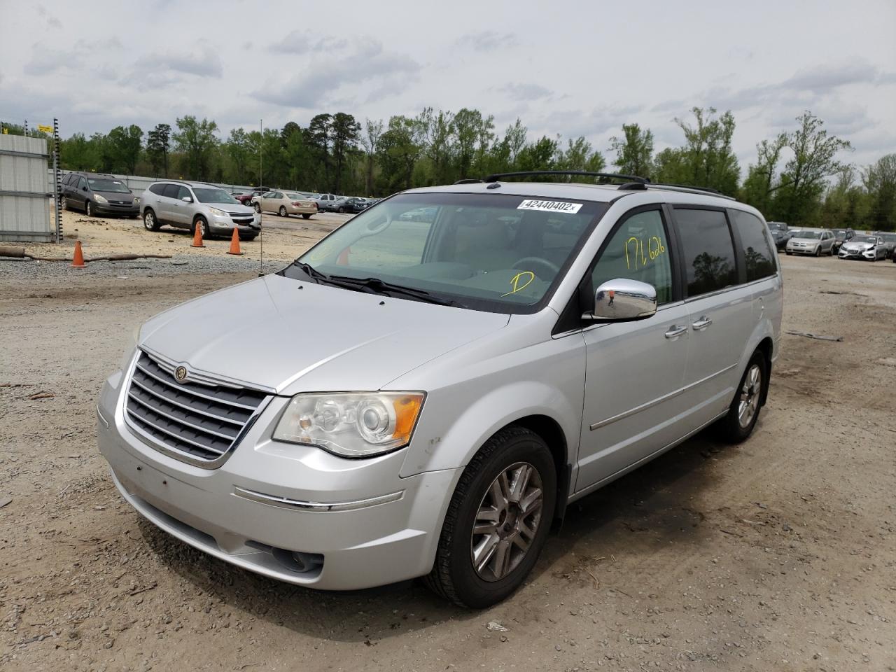 Photo 2 from auction – 2008 CHRYSLER TOWN & COU with VIN 2A8HR64X58R114833