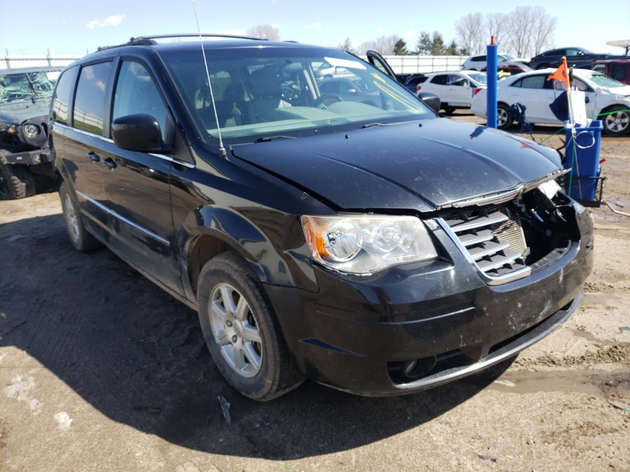 CHRYSLER TOWN & COU 2010 with VIN 2A4RR5DX8AR338264 - Photo from auction