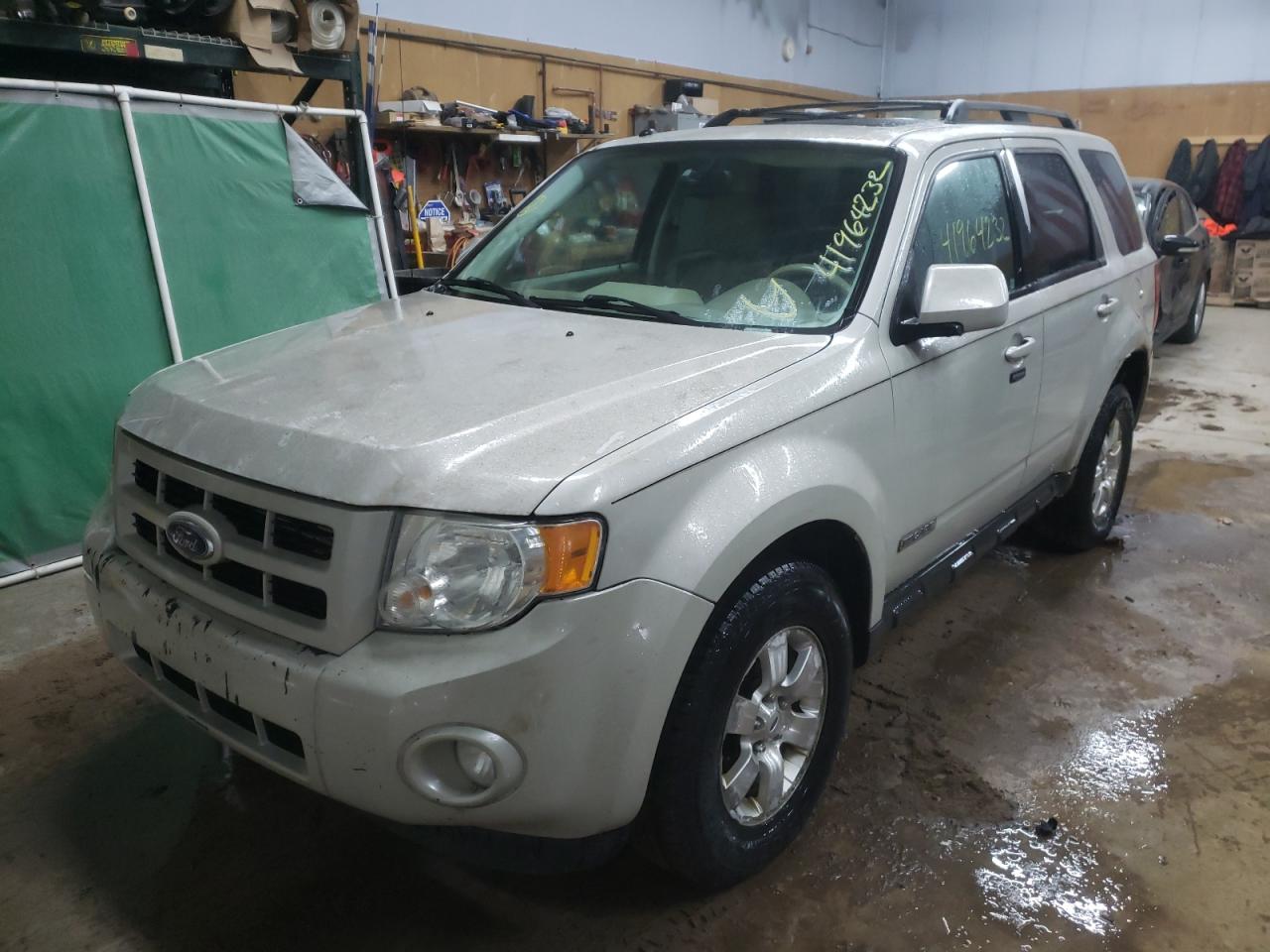 Photo 2 from auction – 2008 FORD ESCAPE LIM with VIN 1FMCU94148KA05478