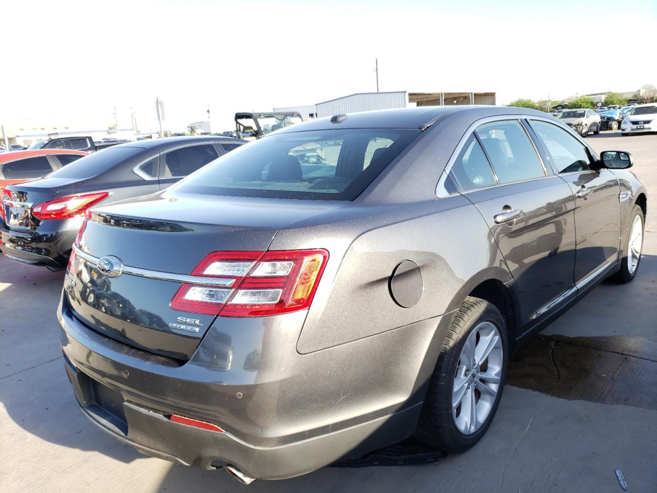 Photo 4 from auction – 2015 FORD TAURUS SEL with VIN 1FAHP2E86FG131688