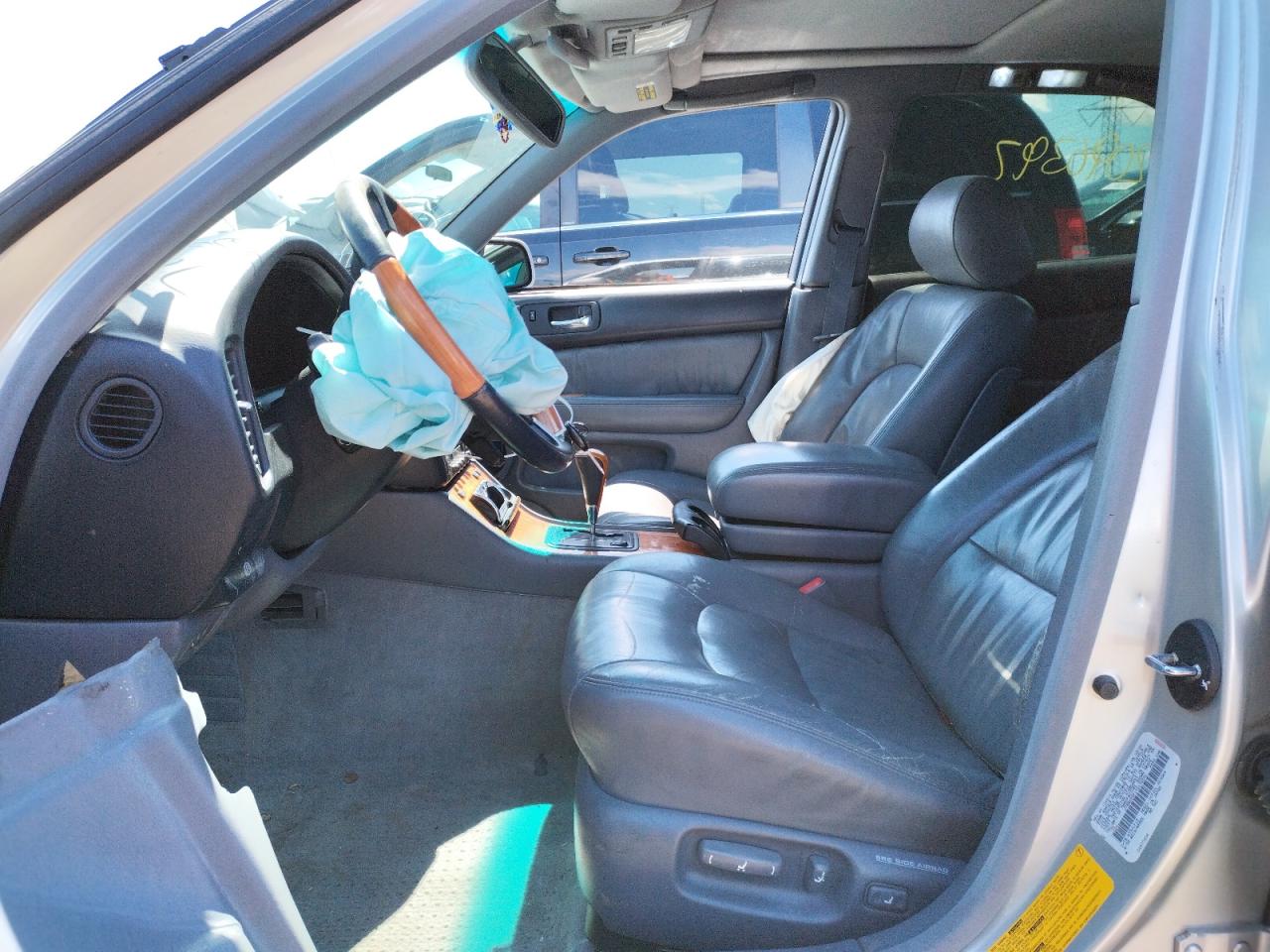 Photo 5 from auction – 2000 LEXUS LS 400 with VIN JT8BH28F1Y0176541