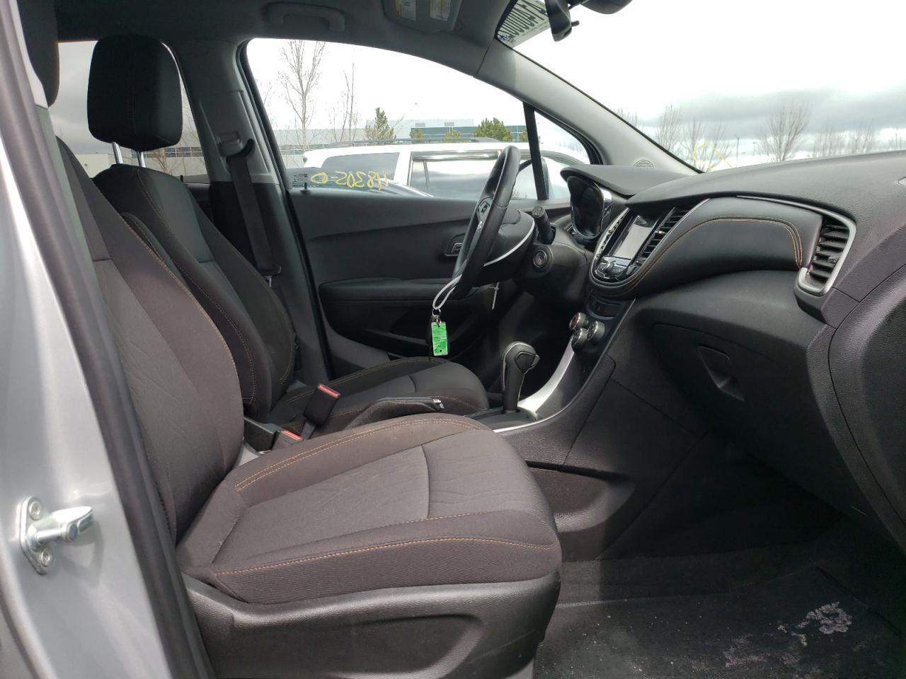 Photo 5 from auction – 2019 CHEVROLET TRAX 1LT with VIN 3GNCJPSB1KL202876