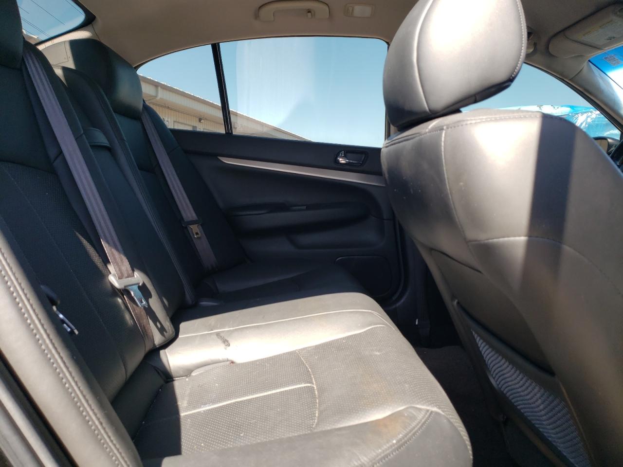 Photo 6 from auction – 2015 INFINITI Q40 with VIN JN1CV6AR0FM520394