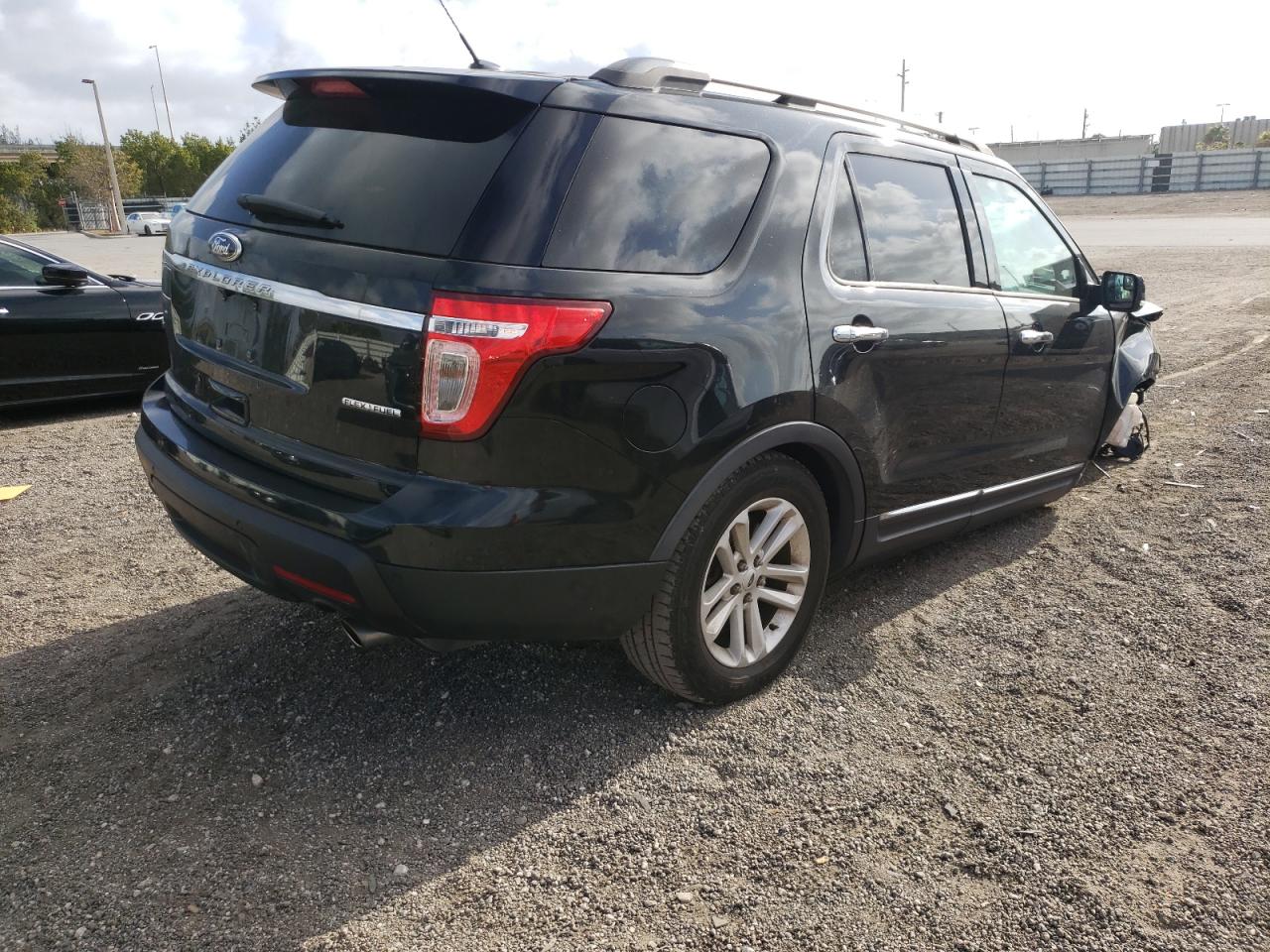 Photo 4 from auction – 2014 FORD EXPLORER X with VIN 1FM5K7D82EGC32893