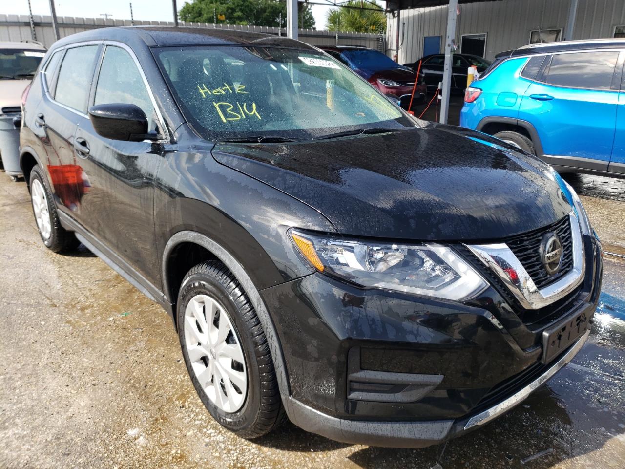 NISSAN ROGUE S 2018 with VIN KNMAT2MV3JP537578 - Photo from auction