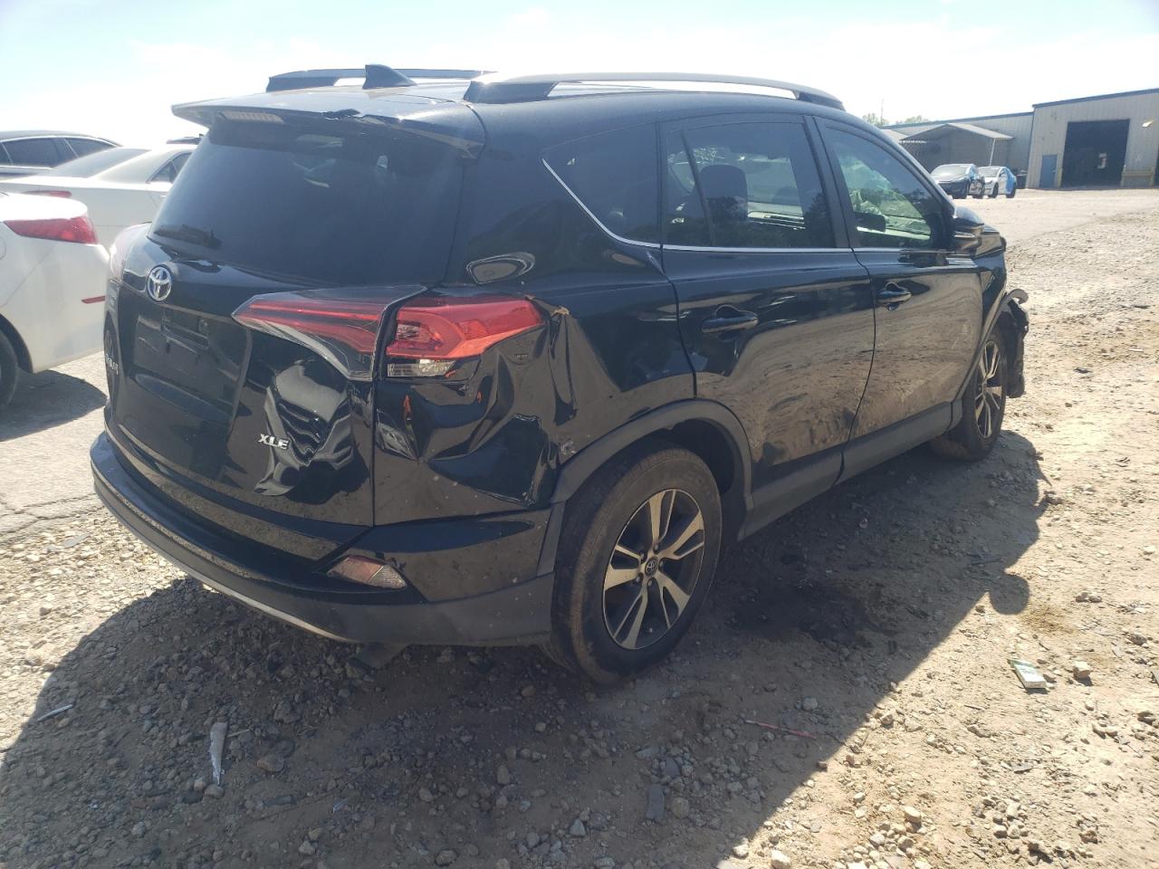 Photo 4 from auction – 2017 TOYOTA RAV4 XLE with VIN 2T3WFREV2HW352828