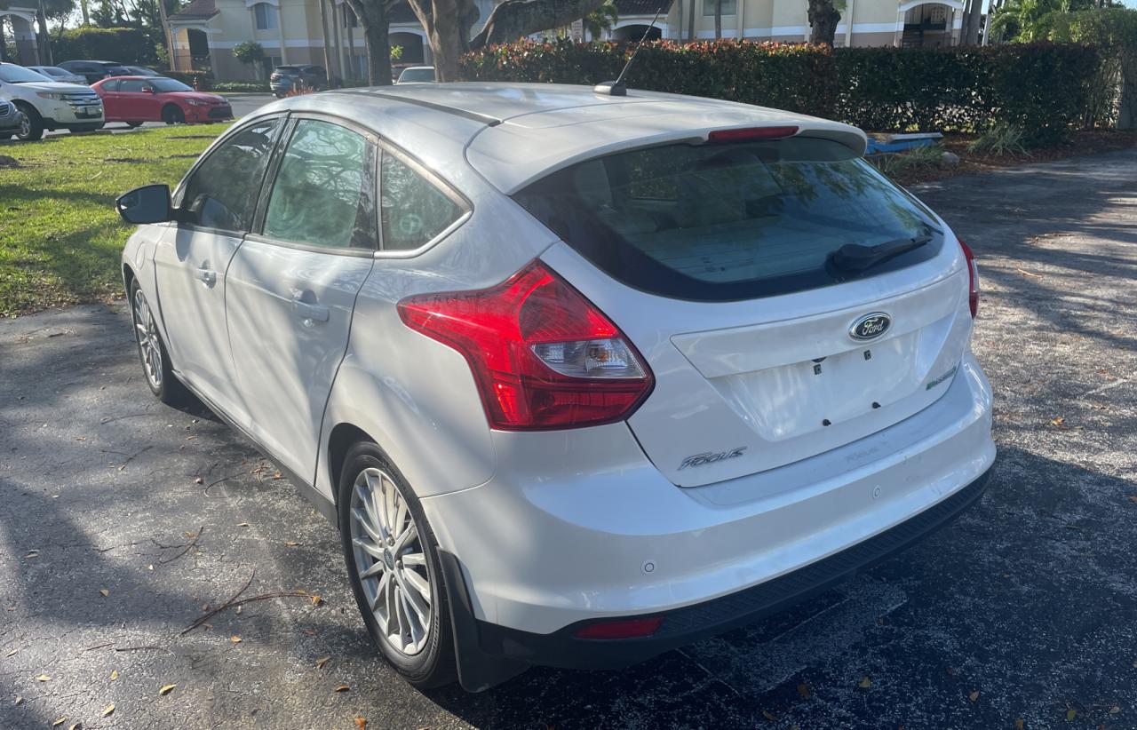 Photo 3 from auction – 2014 FORD FOCUS BEV with VIN 1FADP3R43EL366633