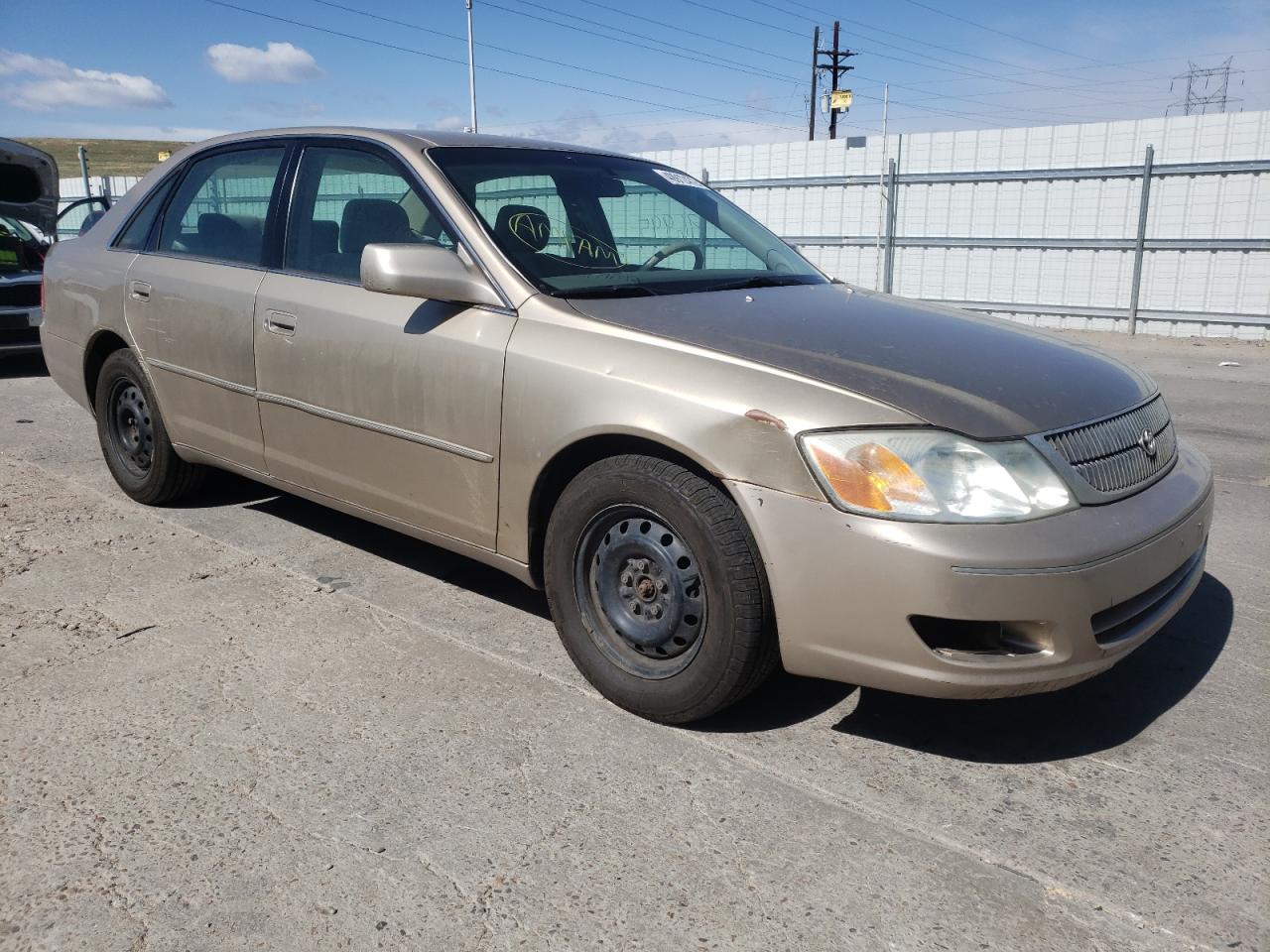 TOYOTA AVALON XL 2001 with VIN 4T1BF28B31U165605 - Photo from auction