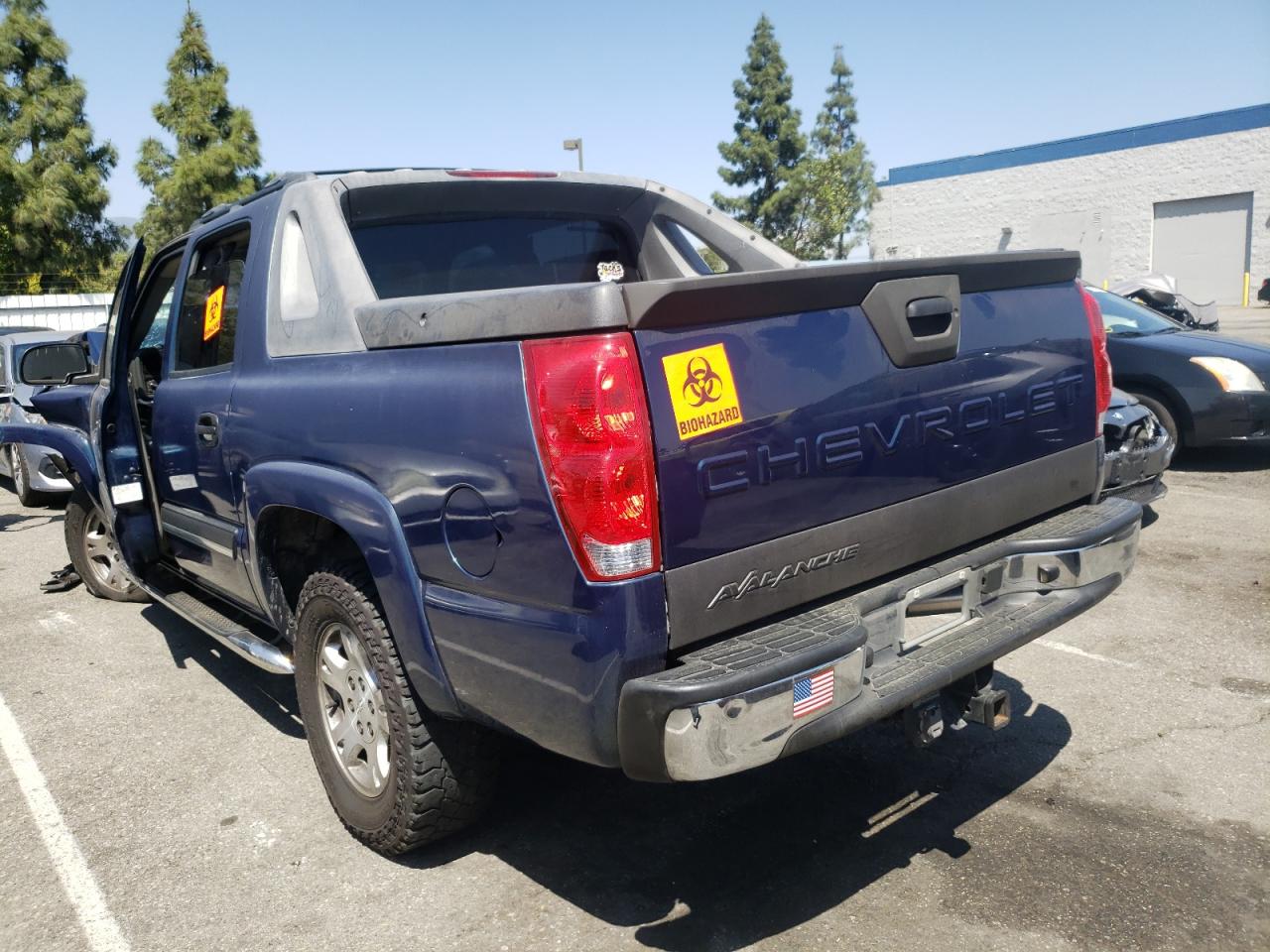 Photo 3 from auction – 2005 CHEVROLET AVALANCHE with VIN 3GNEC12Z05G121328