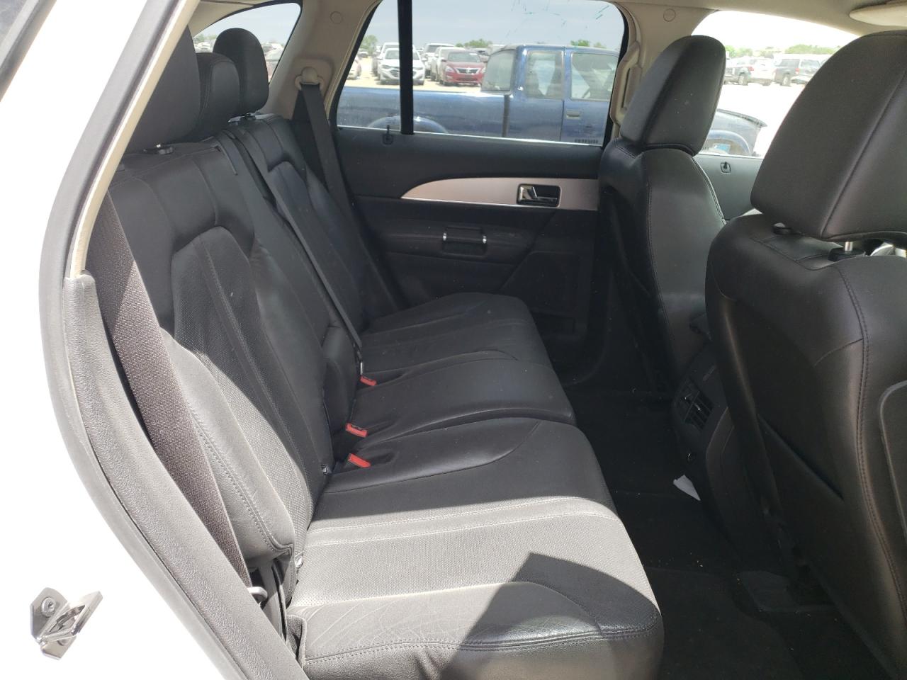 Photo 6 from auction – 2011 LINCOLN MKX with VIN 2LMDJ6JK2BBJ31563