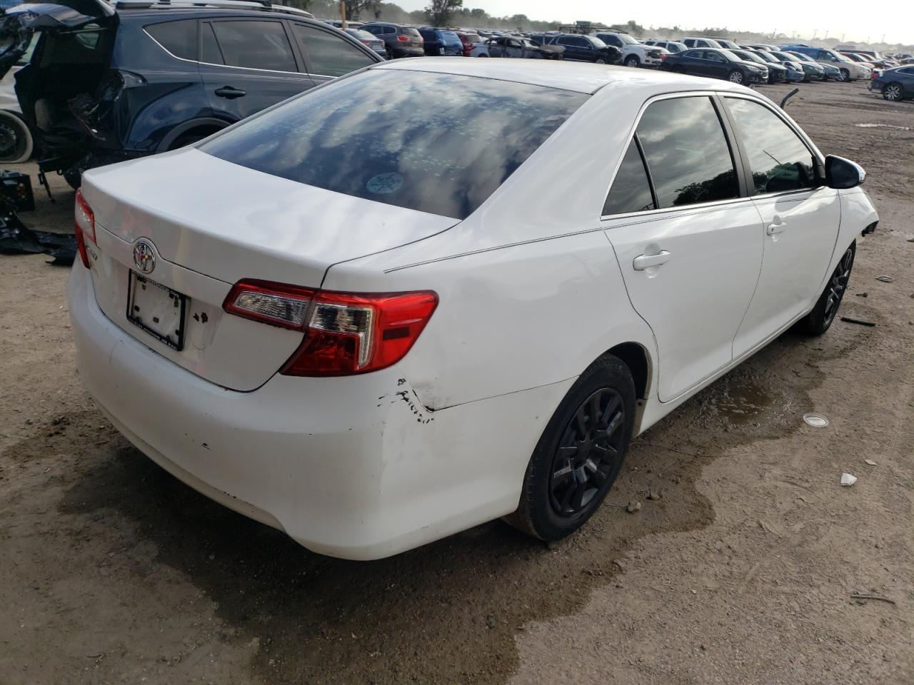 Photo 4 from auction – 2014 TOYOTA CAMRY L with VIN 4T1BF1FK2EU856045