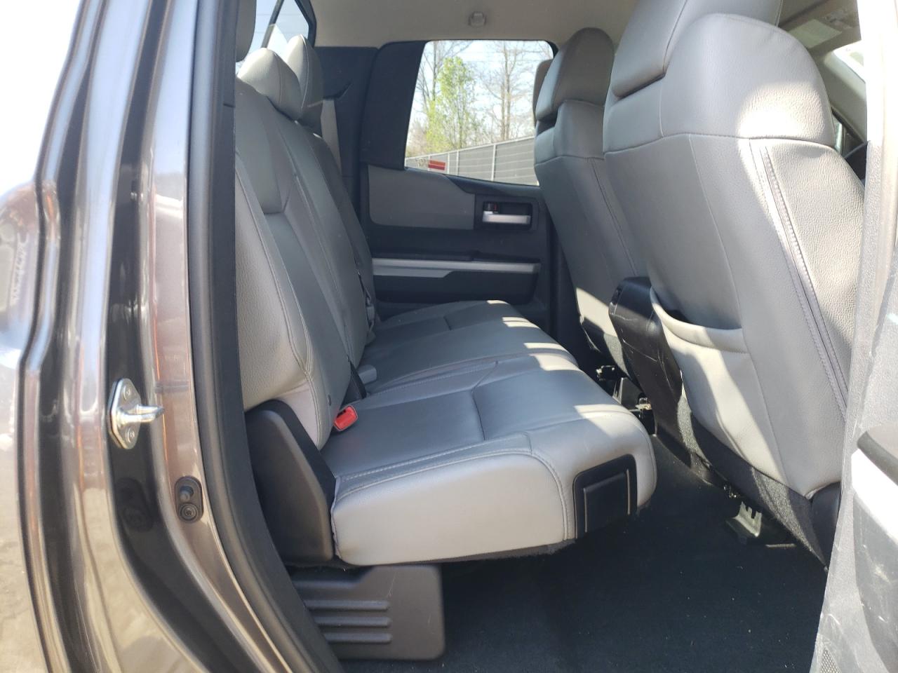 Photo 6 from auction – 2014 TOYOTA TUNDRA DOU with VIN 5TFBY5F13EX409266