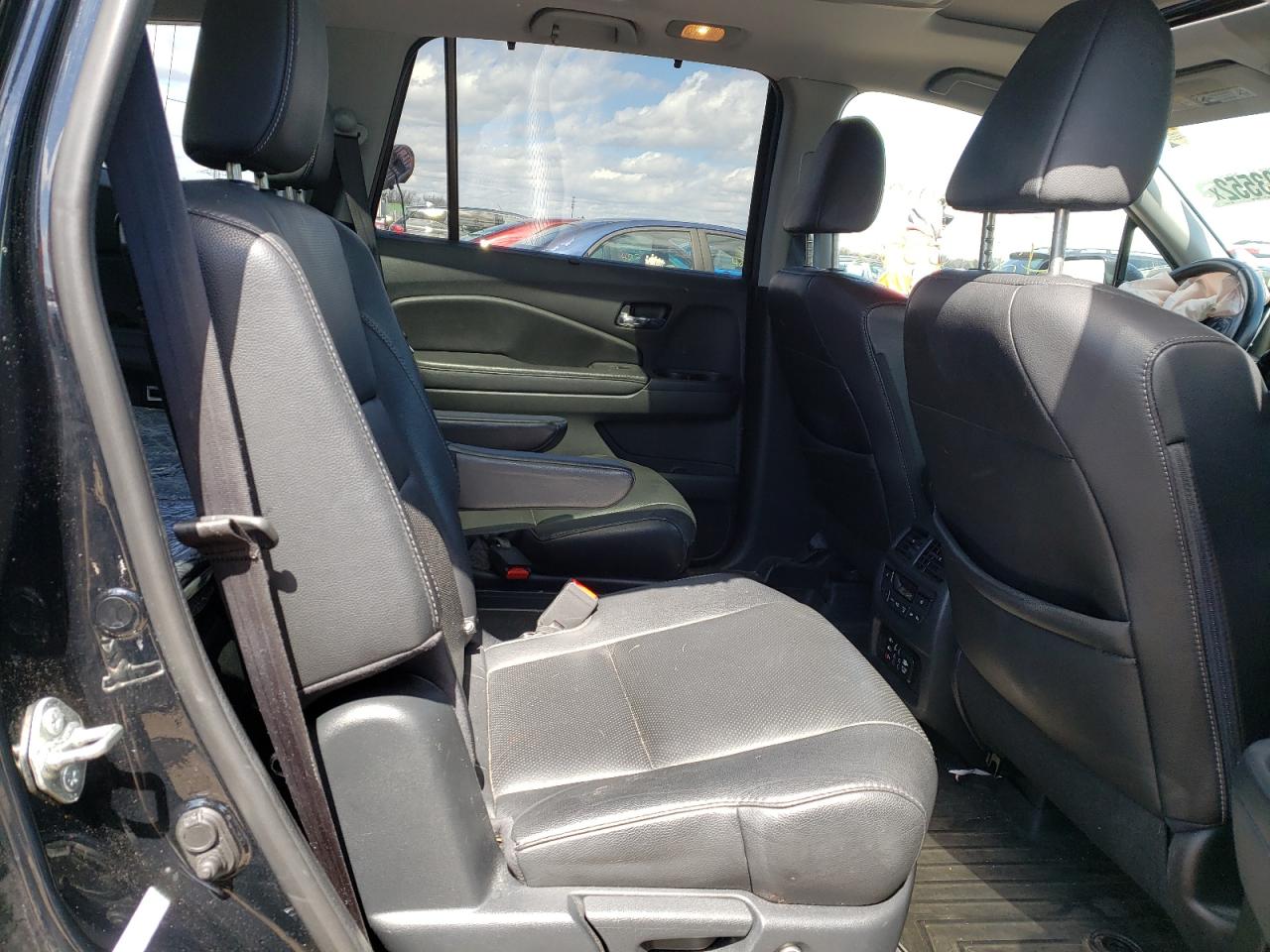 Photo 6 from auction – 2016 HONDA PILOT ELIT with VIN 5FNYF6H07GB114131